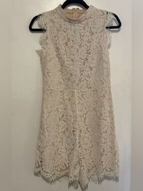 Hidden Label Ivory Eyelash Lace Mock Neck Romper Nude Lining Medium